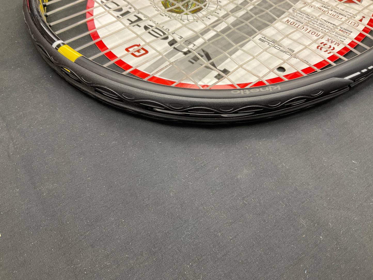 Pro Kennex Kinetic Q+5 - 4 1/2 Grip Size