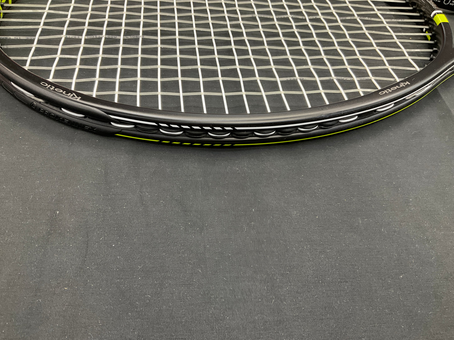 Pro Kennex Kinetic Q+ Tour Pro - 4 1/2 Grip Size