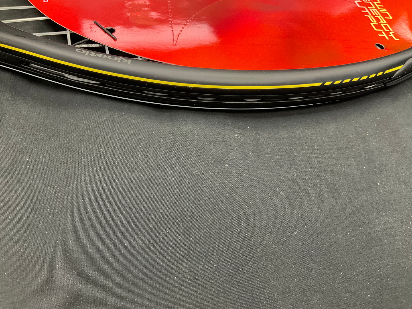 Pro Kennex Kinetic Q+5 - 4 1/2 Grip Size