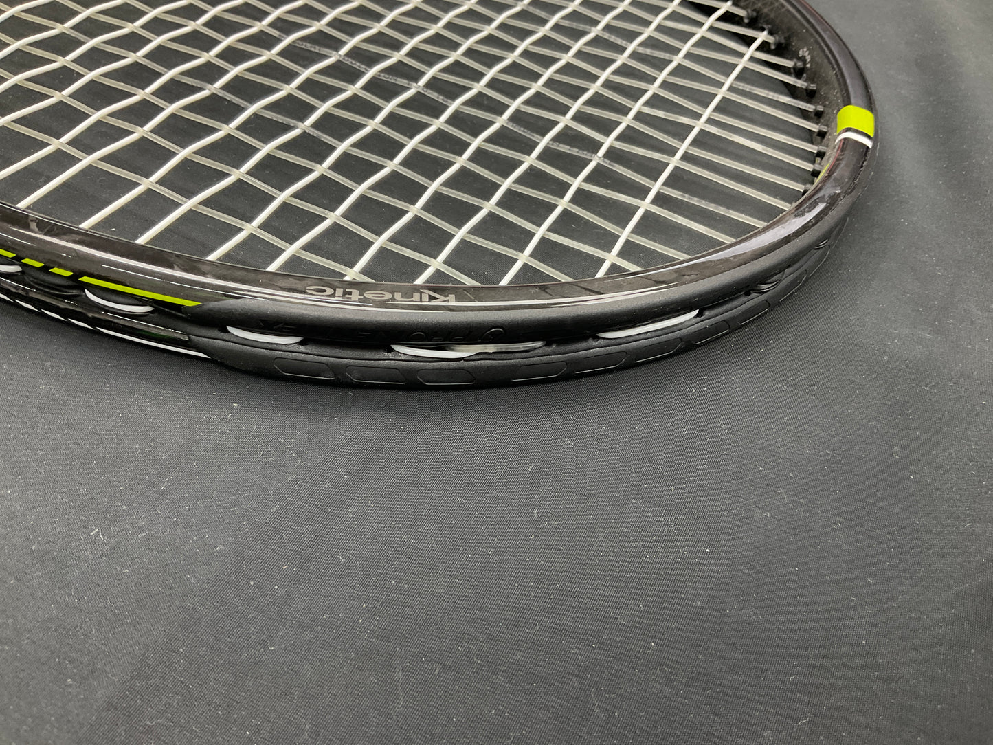 Pro Kennex Kinetic Q+ Tour Pro - 4 1/2 Grip Size