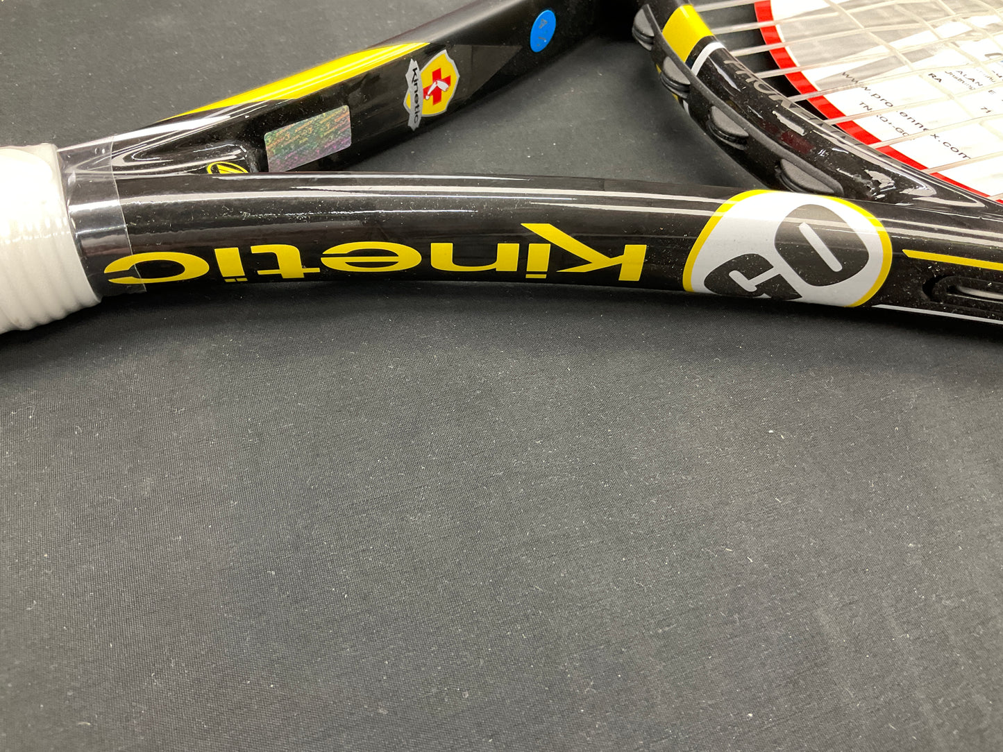 Pro Kennex Kinetic Q+5 - 4 1/2 Grip Size