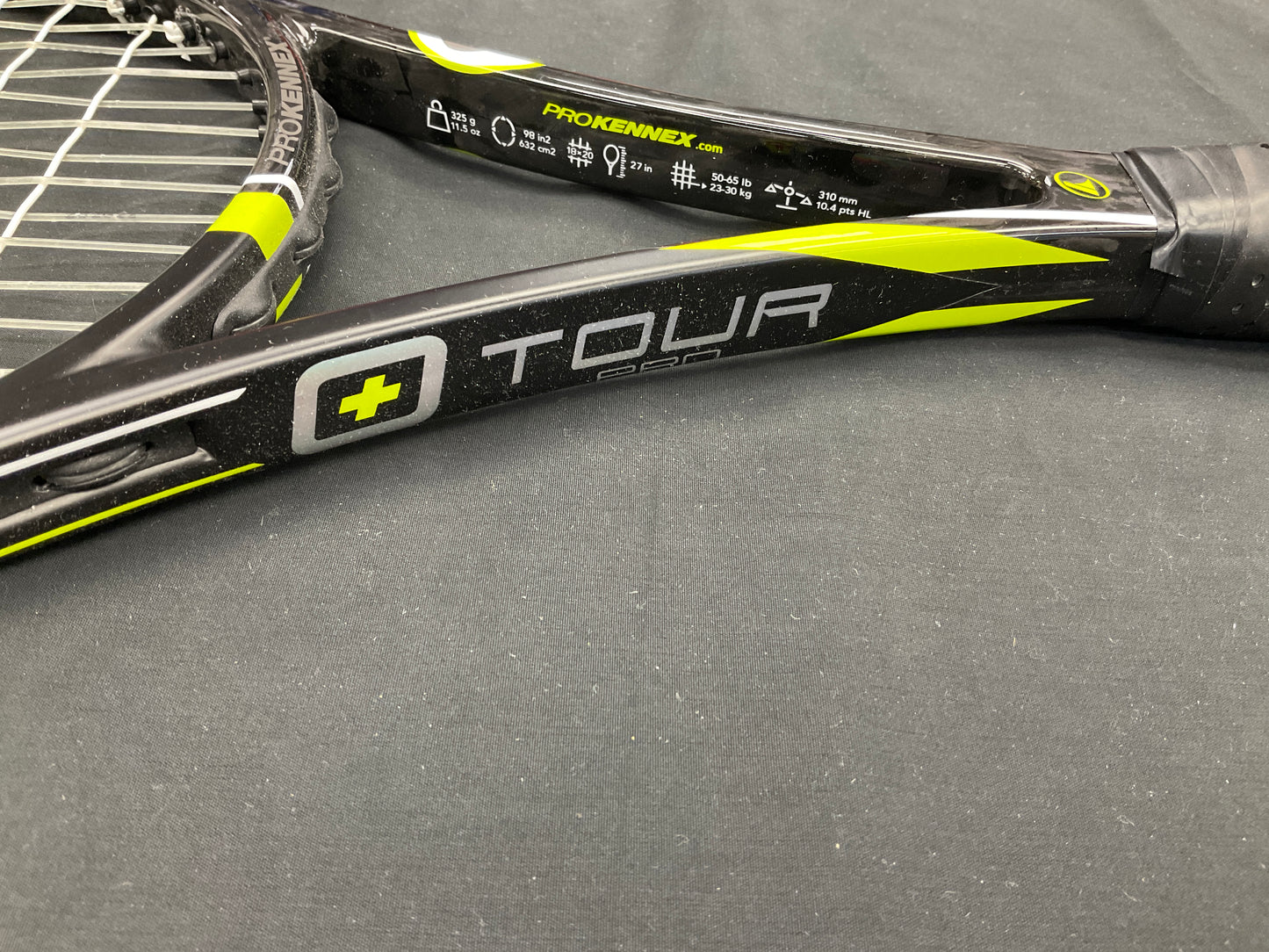 Pro Kennex Kinetic Q+ Tour Pro - 4 1/2 Grip Size