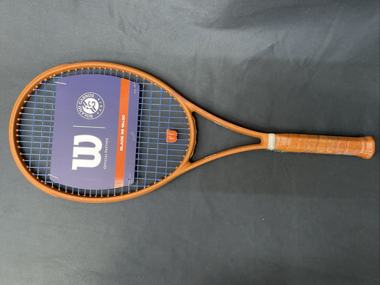 Wilson Blade 98 V8 Roland Garros Tennis Racquet 18x20, 4 3/8 grip, 305g,