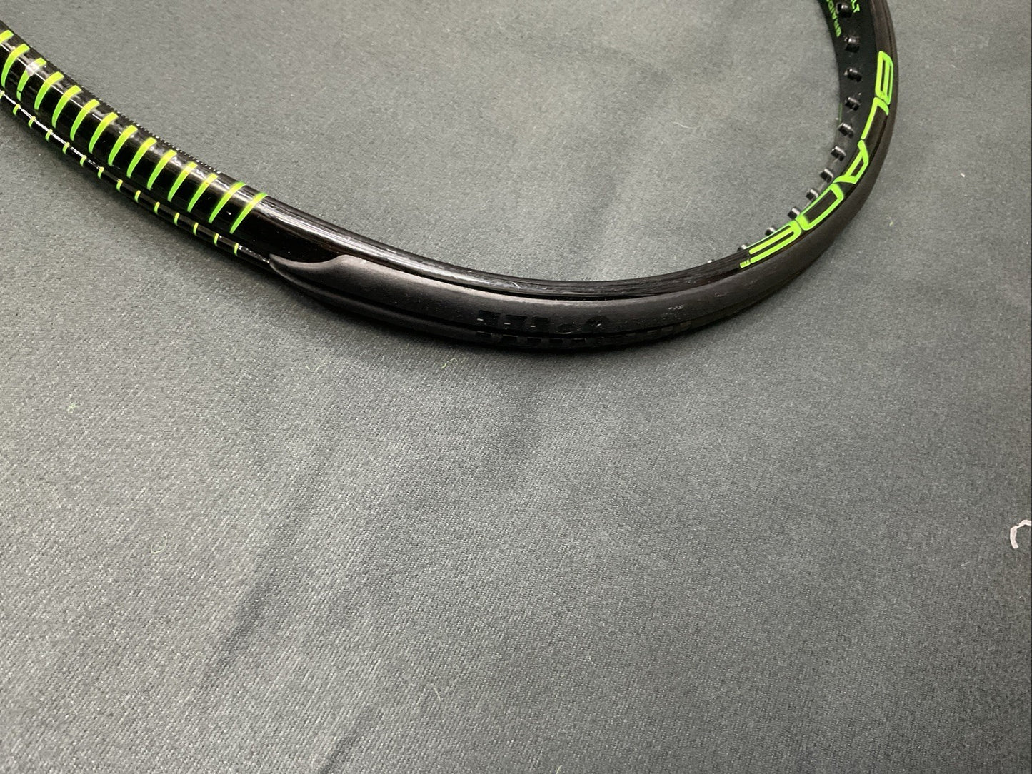 Wilson Blade V6 98 18/20 - Pro Stock Racket - Grip Size 4 1/2