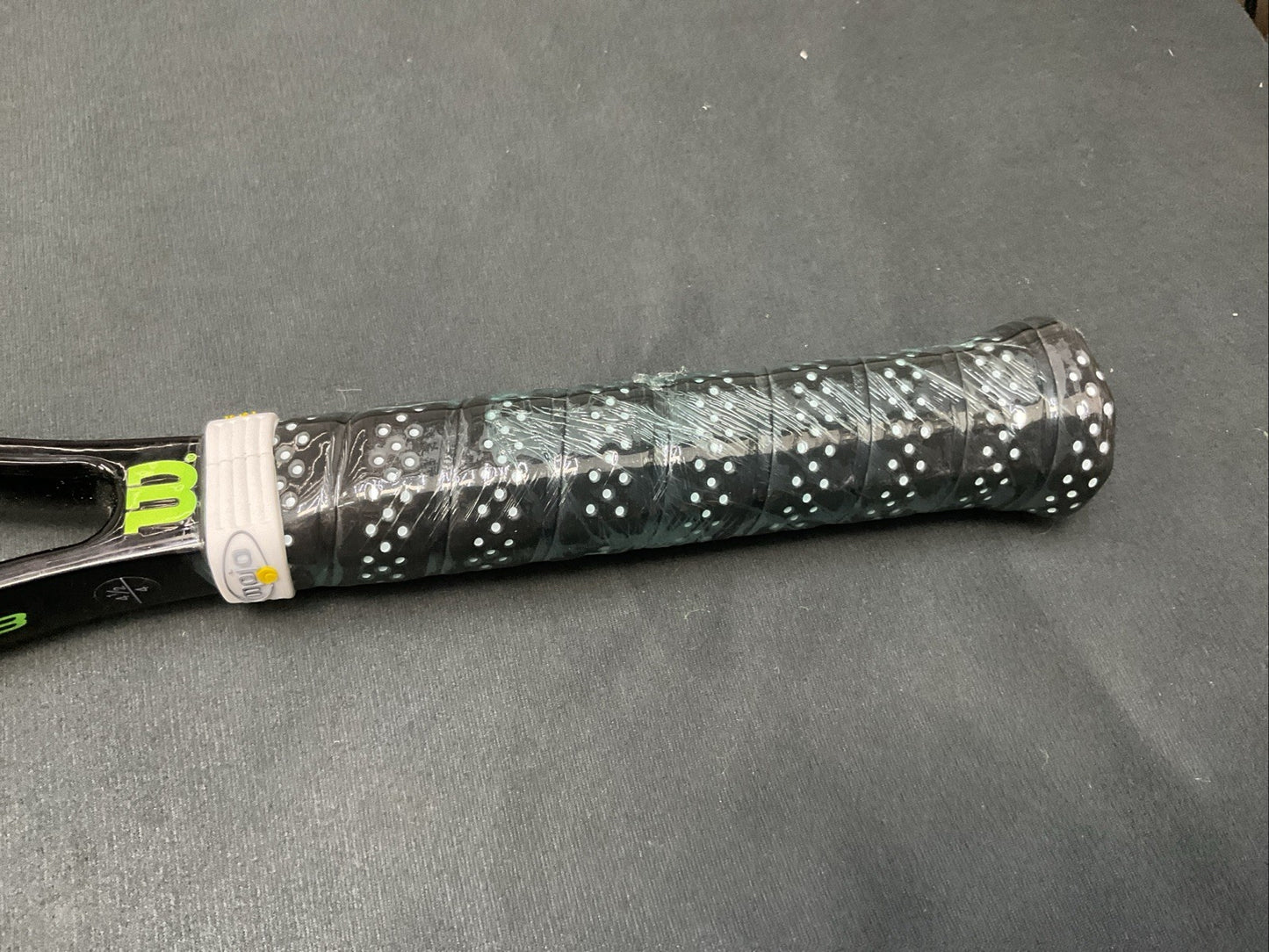 Wilson Blade V6 98 18/20 - Pro Stock Racket - Grip Size 4 1/2