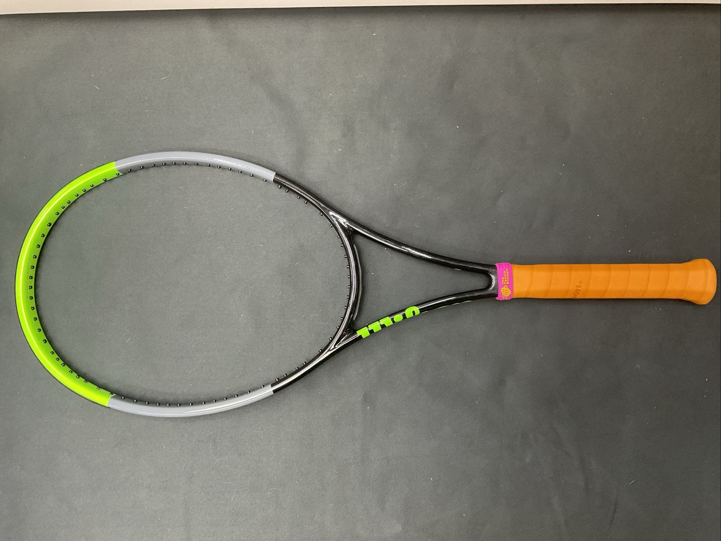 Wilson Blade Pro V7 18x20 (4 3/8) Customized (Pink Band)