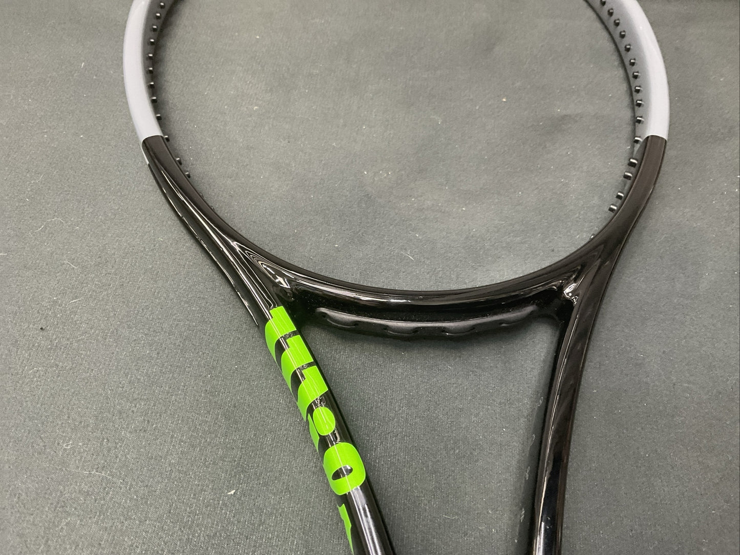 Wilson Blade Pro V7 18x20 (4 3/8) Customized (Orange Band)