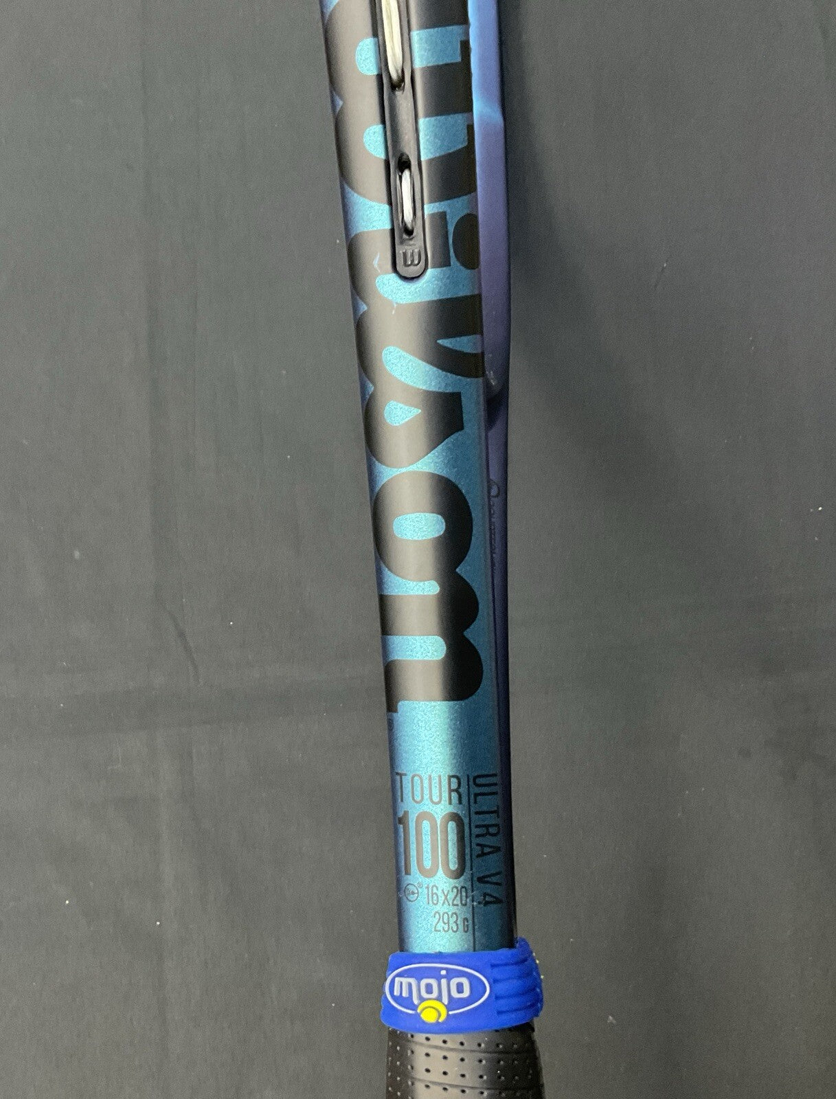 Wilson Ultra Tour 100 V4 Grip Size 2. (PROSTOCK Ultra 100 V2)
