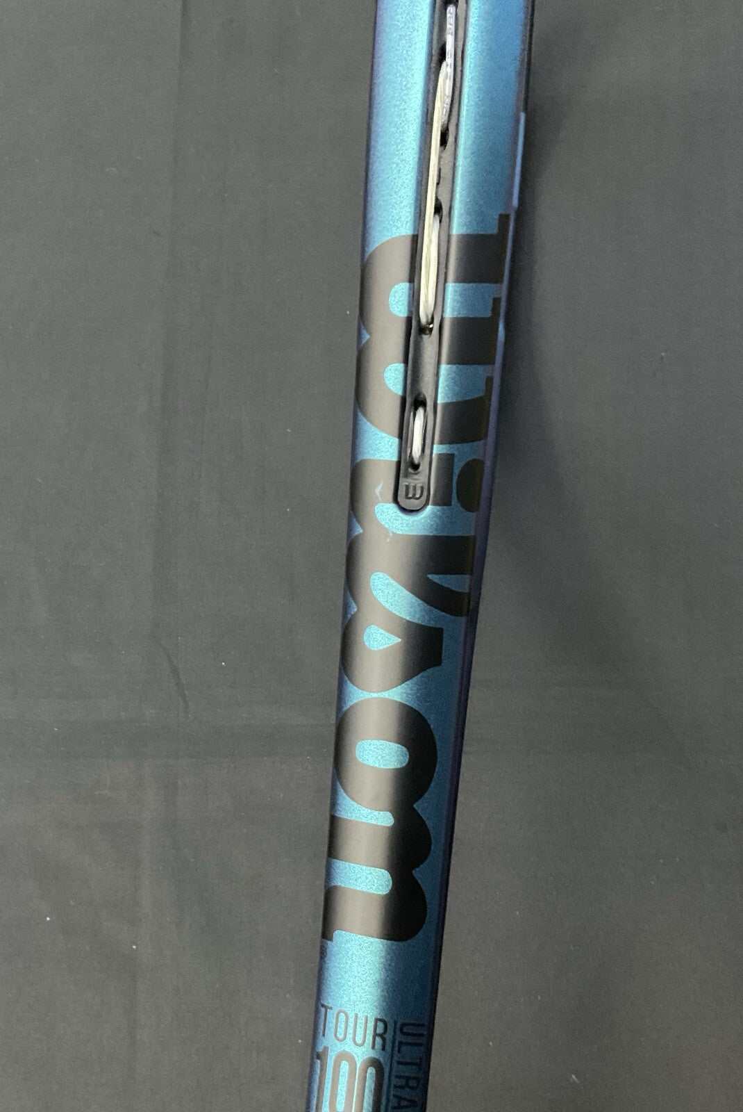 Wilson Ultra Tour 100 V4 Grip Size 2. (PROSTOCK Ultra 100 V2)
