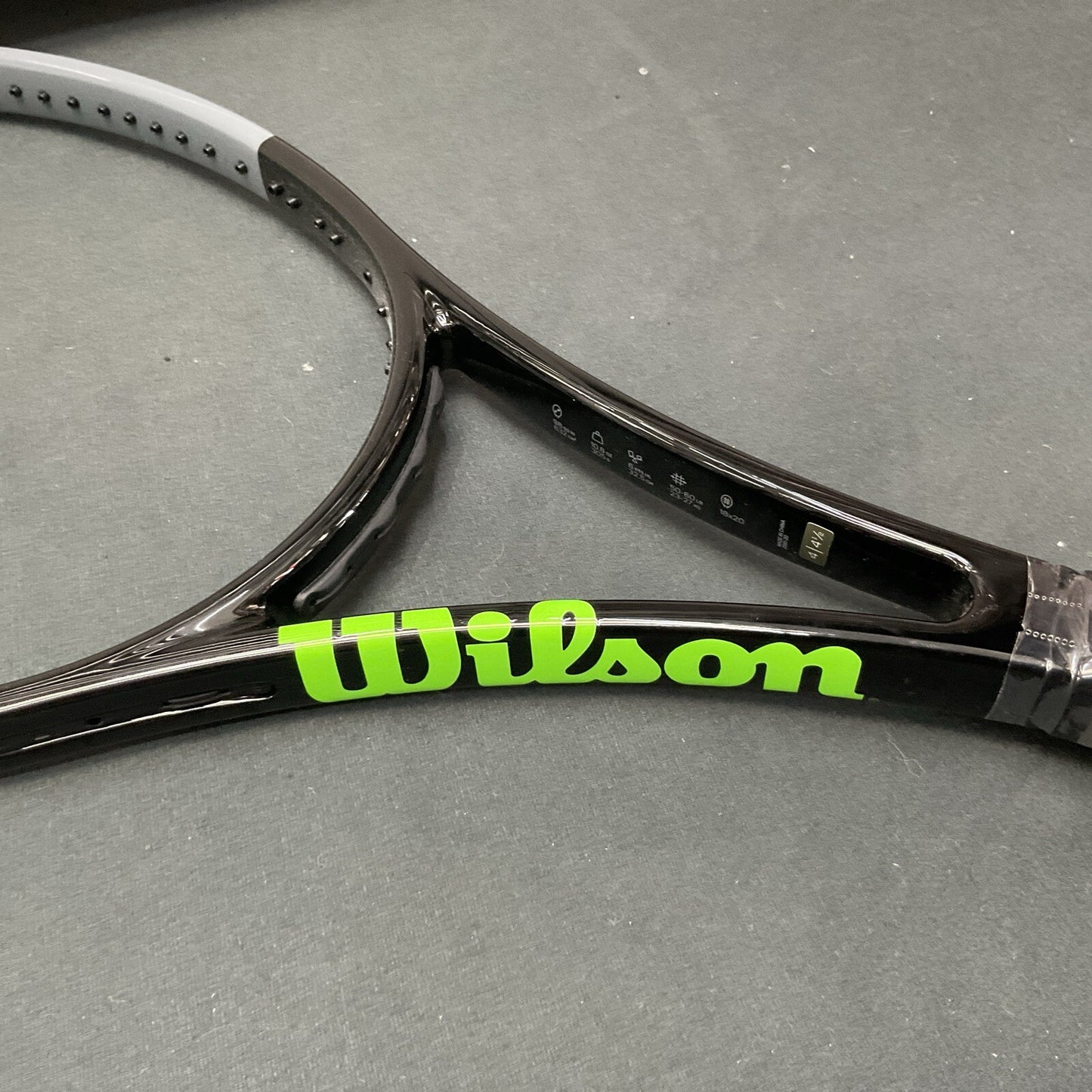 Wilson Blade Pro V7 18x20 4 1/2 Grip. NEW