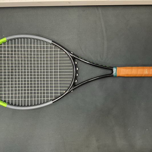 Wilson Blade Pro V7 18x20  (4 3/8) Great Condition
