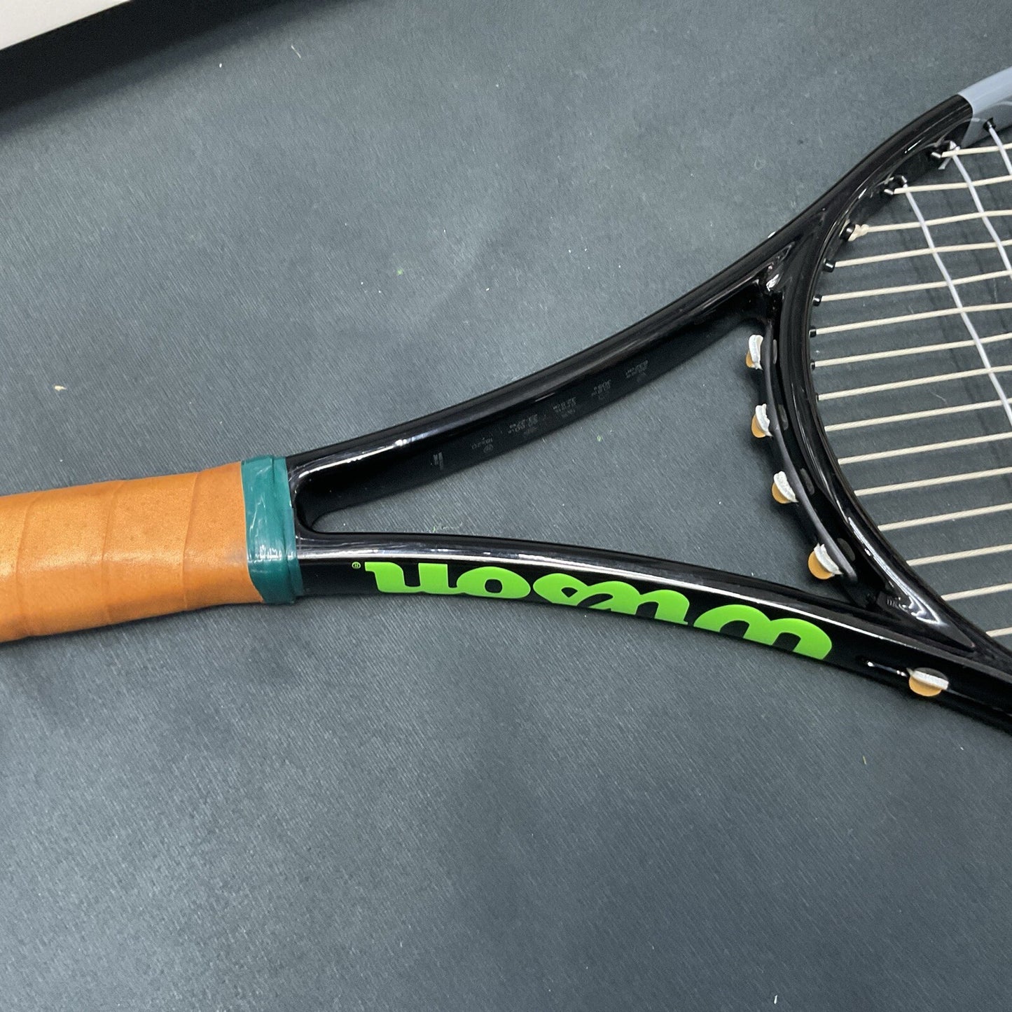 Wilson Blade Pro V7 18x20 (4 3/8) Great Condition