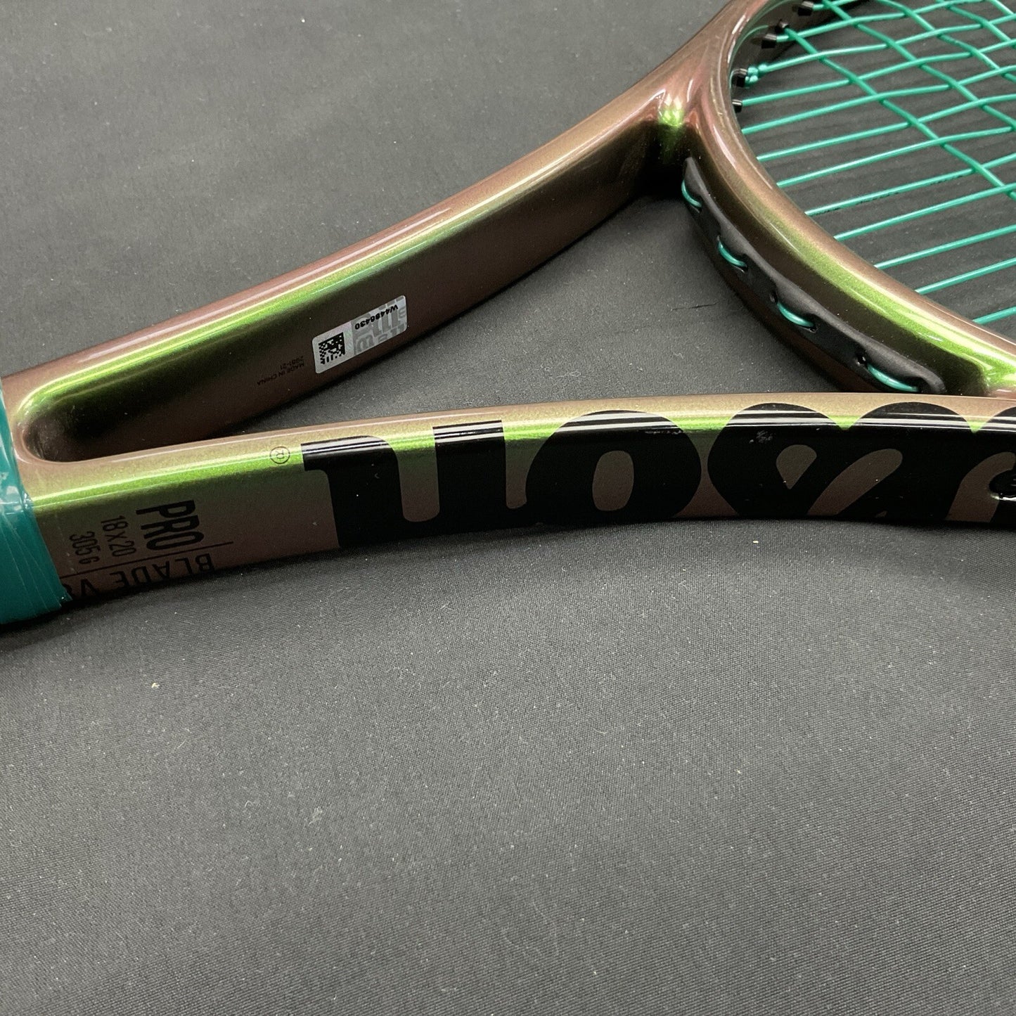 Wilson Blade Pro 18/20 V8 Tennis Racquet 4 3/8