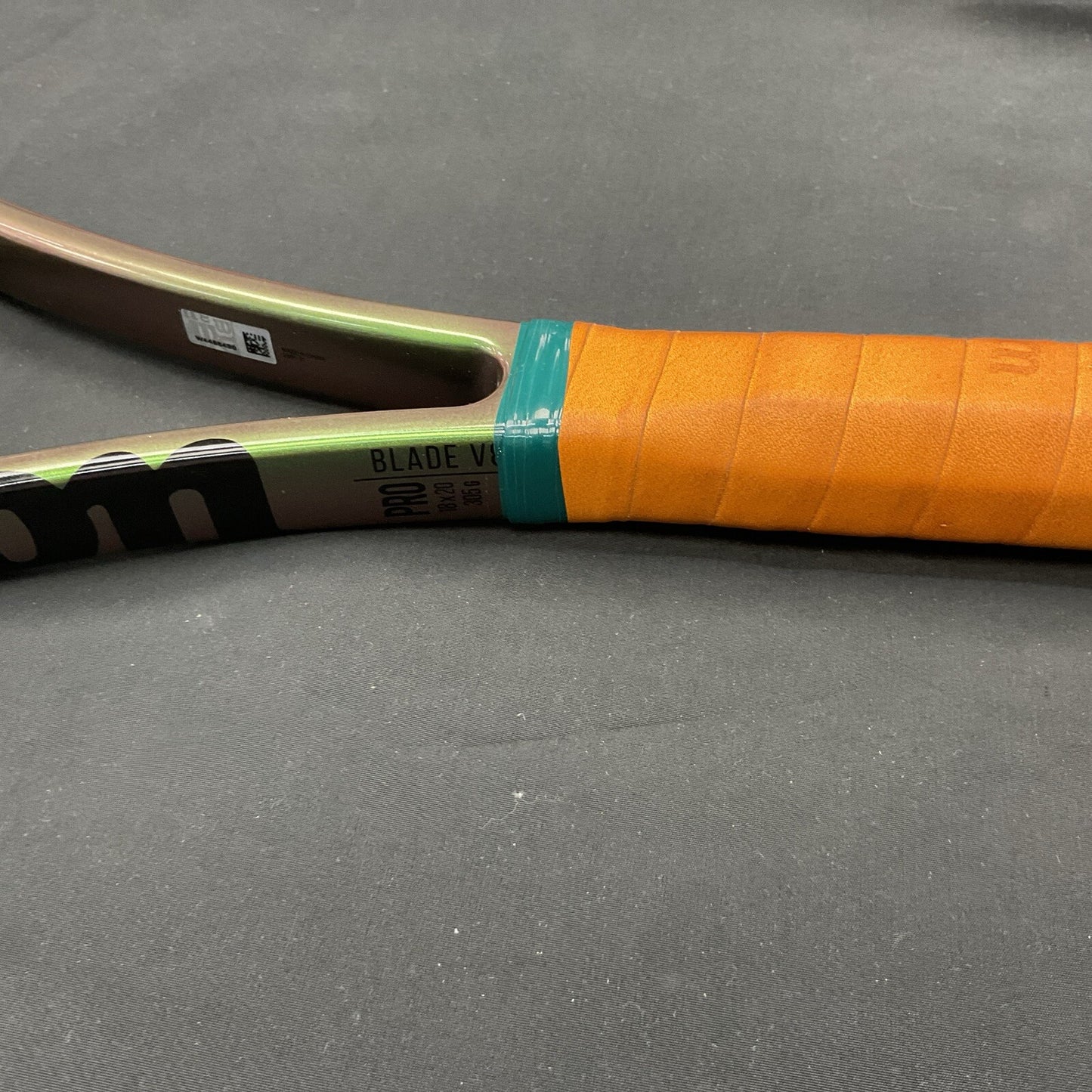 Wilson Blade Pro 18/20 V8 Tennis Racquet 4 3/8