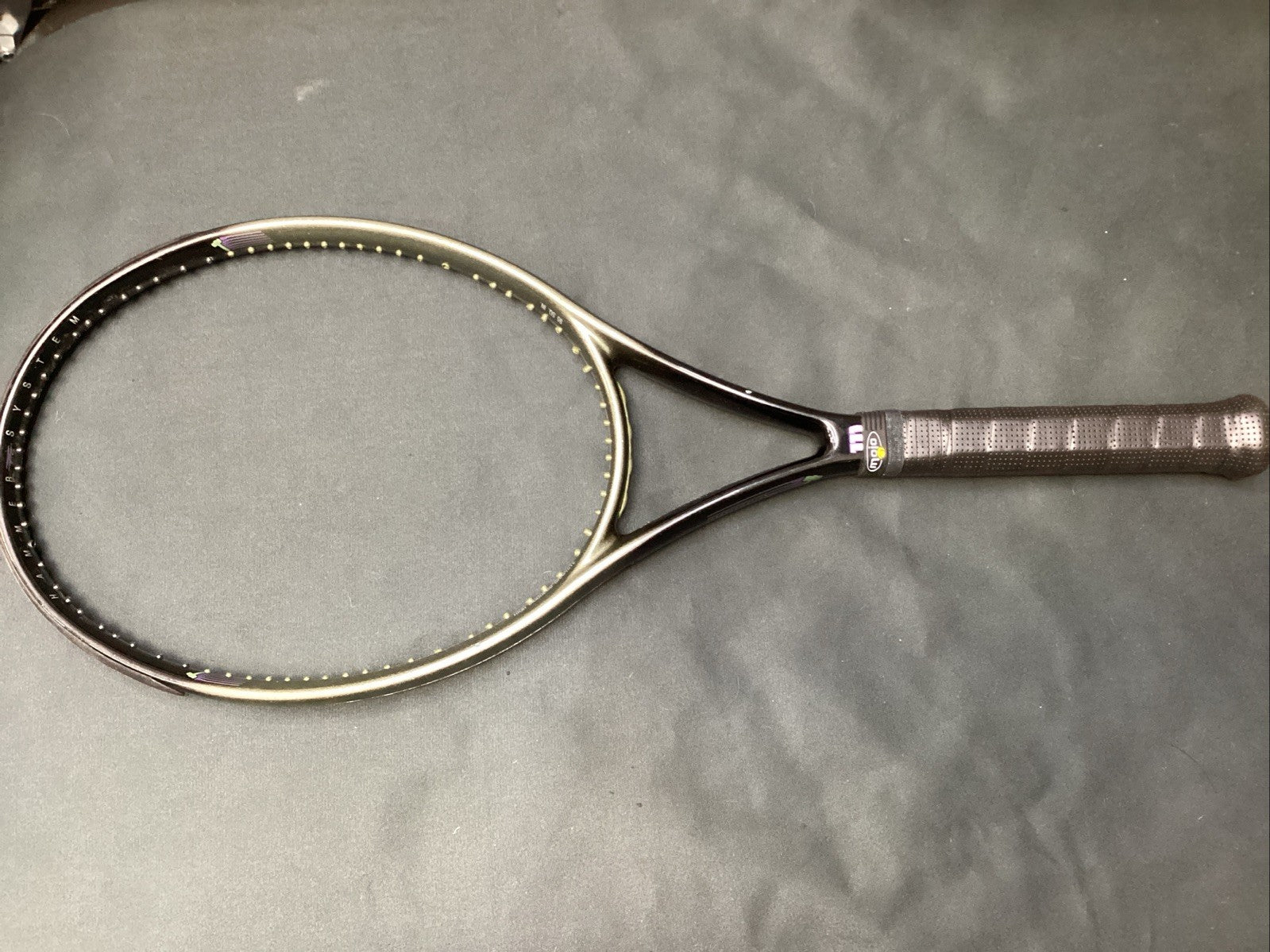 Wilson Profile Hammer System 2.7si 95 In Racquet Grip 4 3/8 – The Wilson Profile Hammer System 2.7si 95 In Racquet Grip 4 3/8 – The