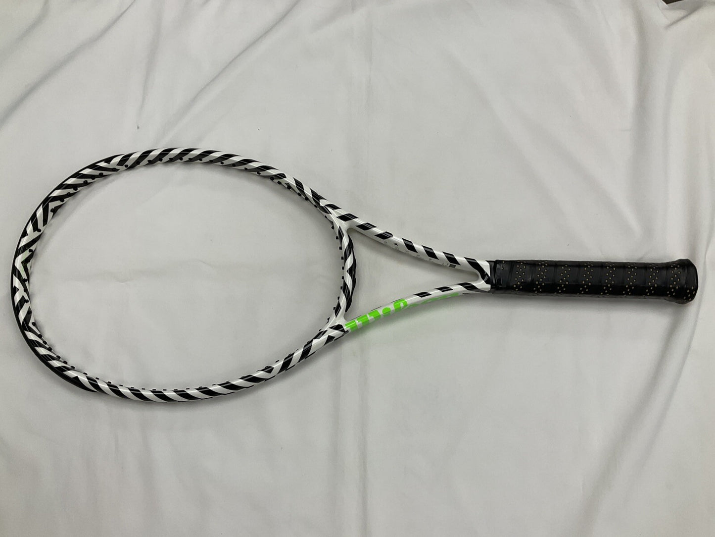 Wilson K-Blade 98 Pro Stock - Grip Size 4 3/8
