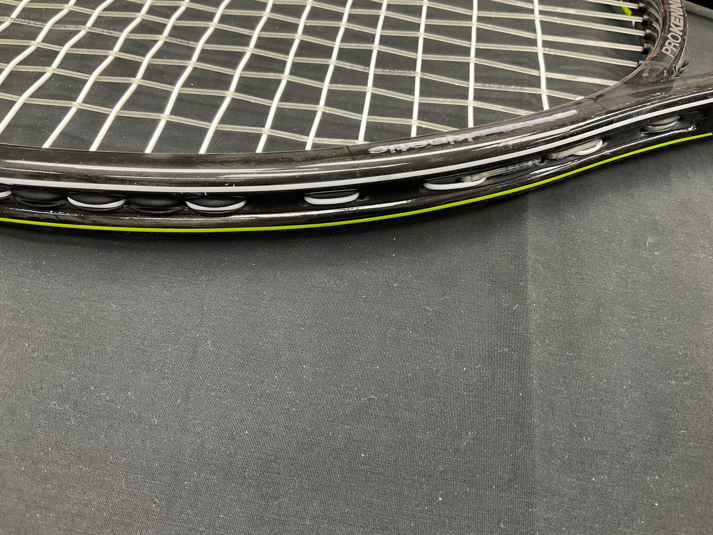 Pro Kennex Kinetic Q+ Tour Pro - 4 1/2 Grip Size