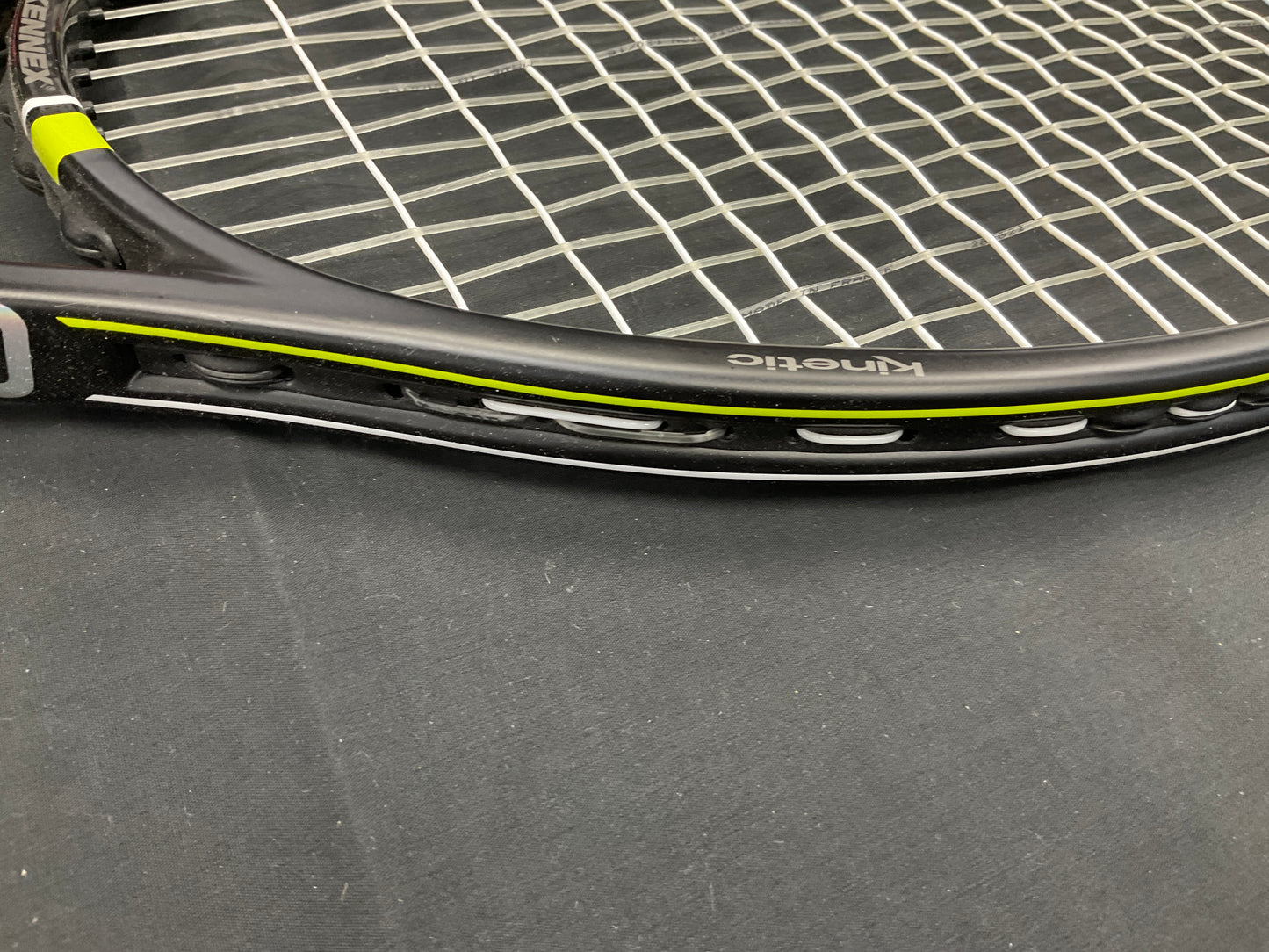 Pro Kennex Kinetic Q+ Tour Pro - 4 1/2 Grip Size