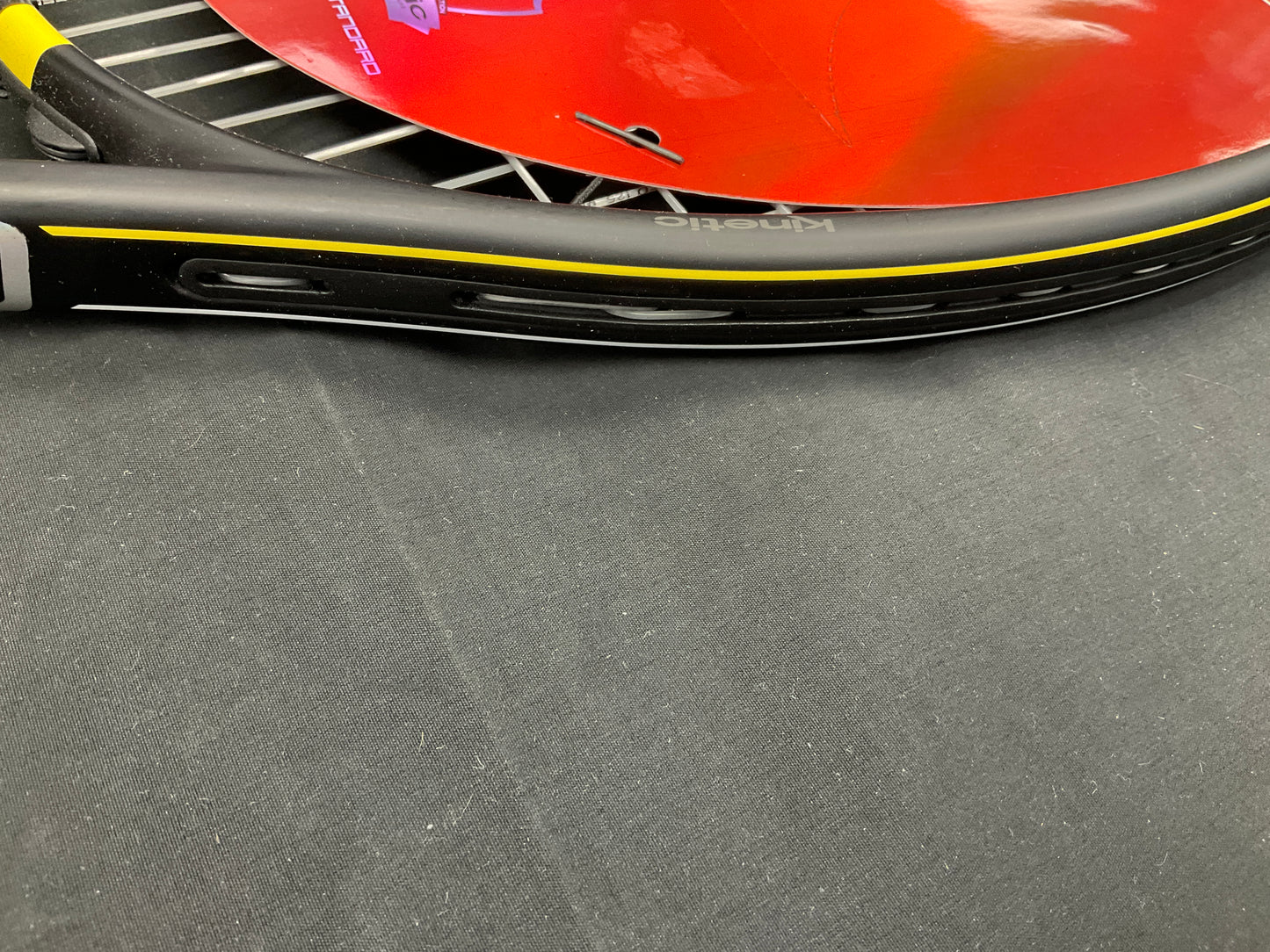 Pro Kennex Kinetic Q+5 - 4 1/2 Grip Size