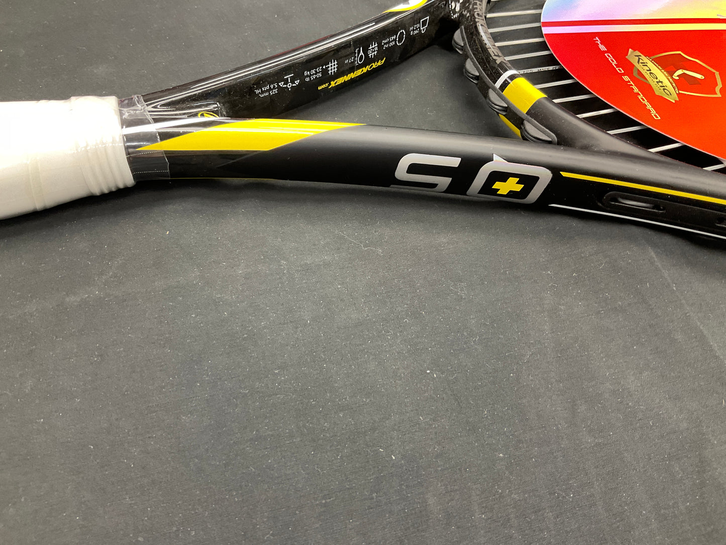 Pro Kennex Kinetic Q+5 - 4 1/2 Grip Size