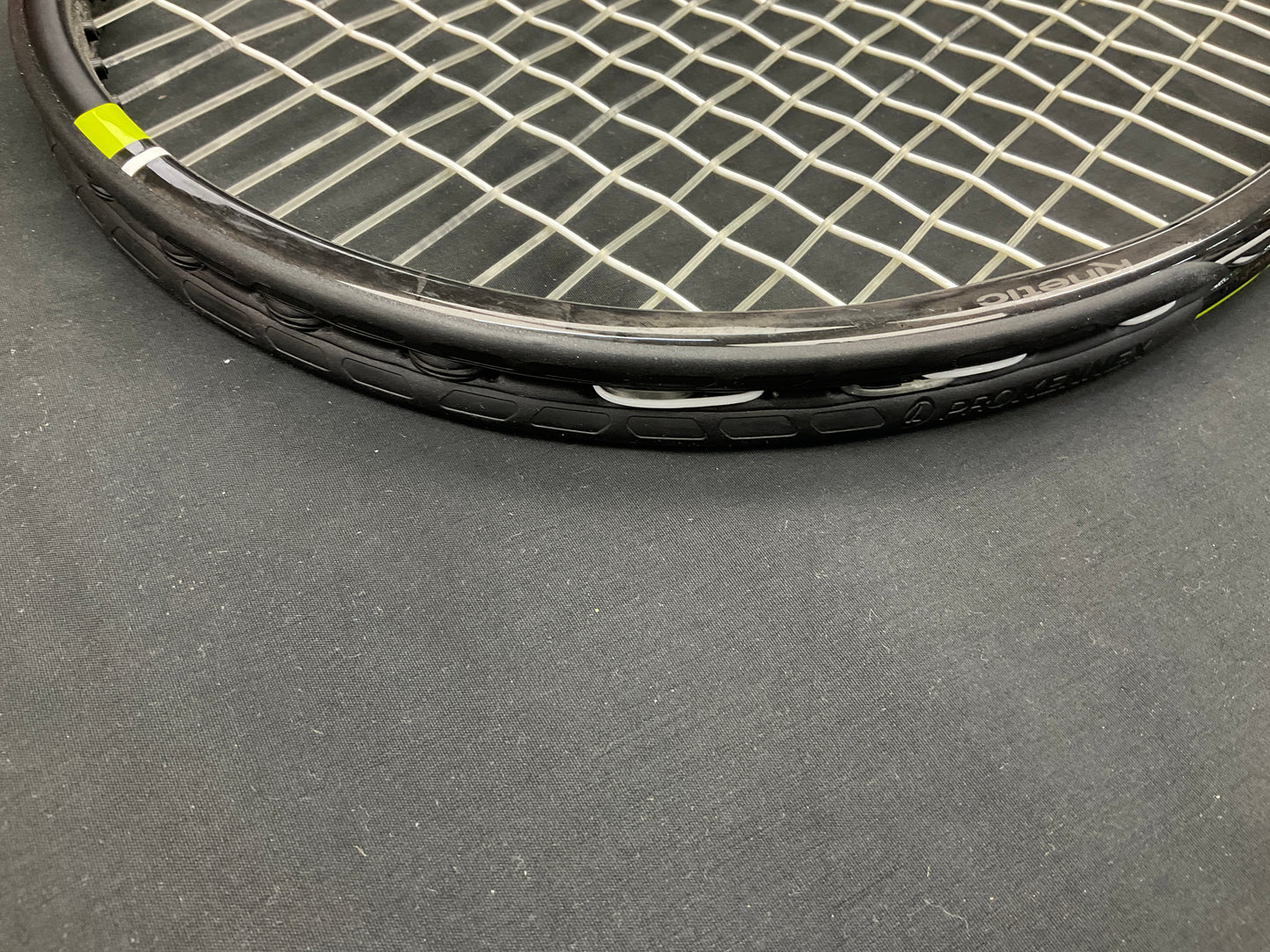 Pro Kennex Kinetic Q+ Tour Pro - 4 1/2 Grip Size