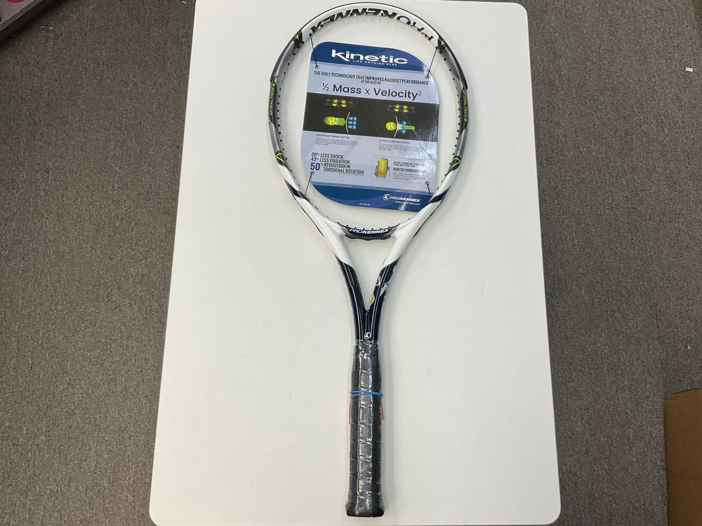 Pro Kennex Ki 10 305 Grip Size 4