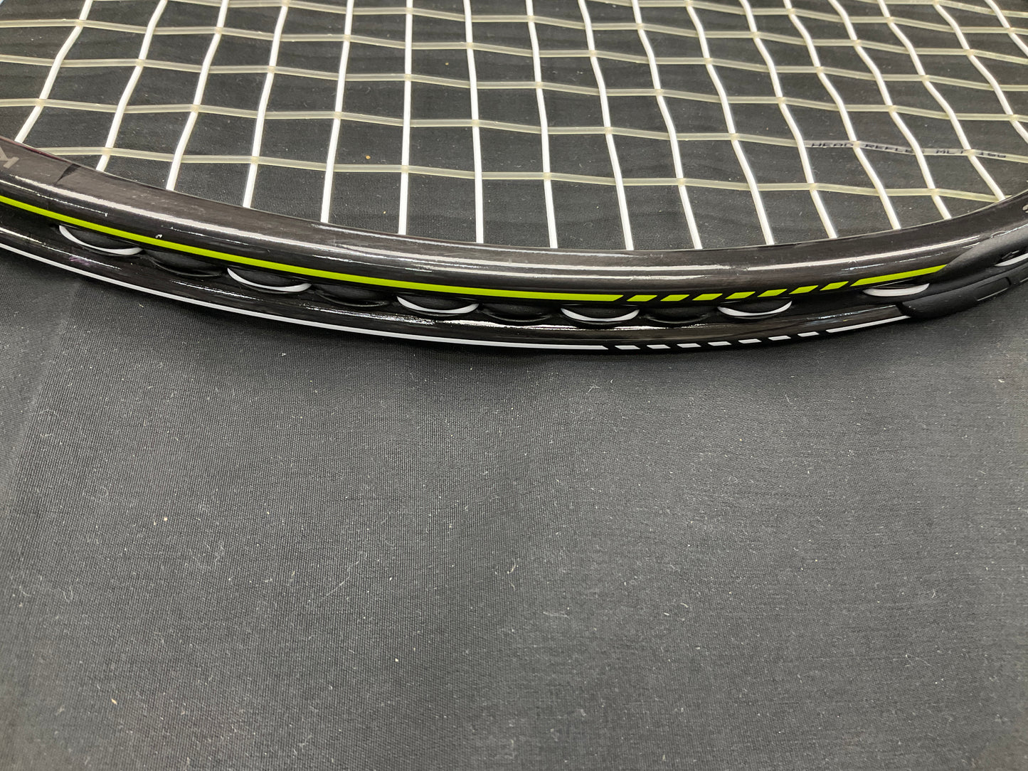 Pro Kennex Kinetic Q+ Tour - 4 1/2 Grip Size