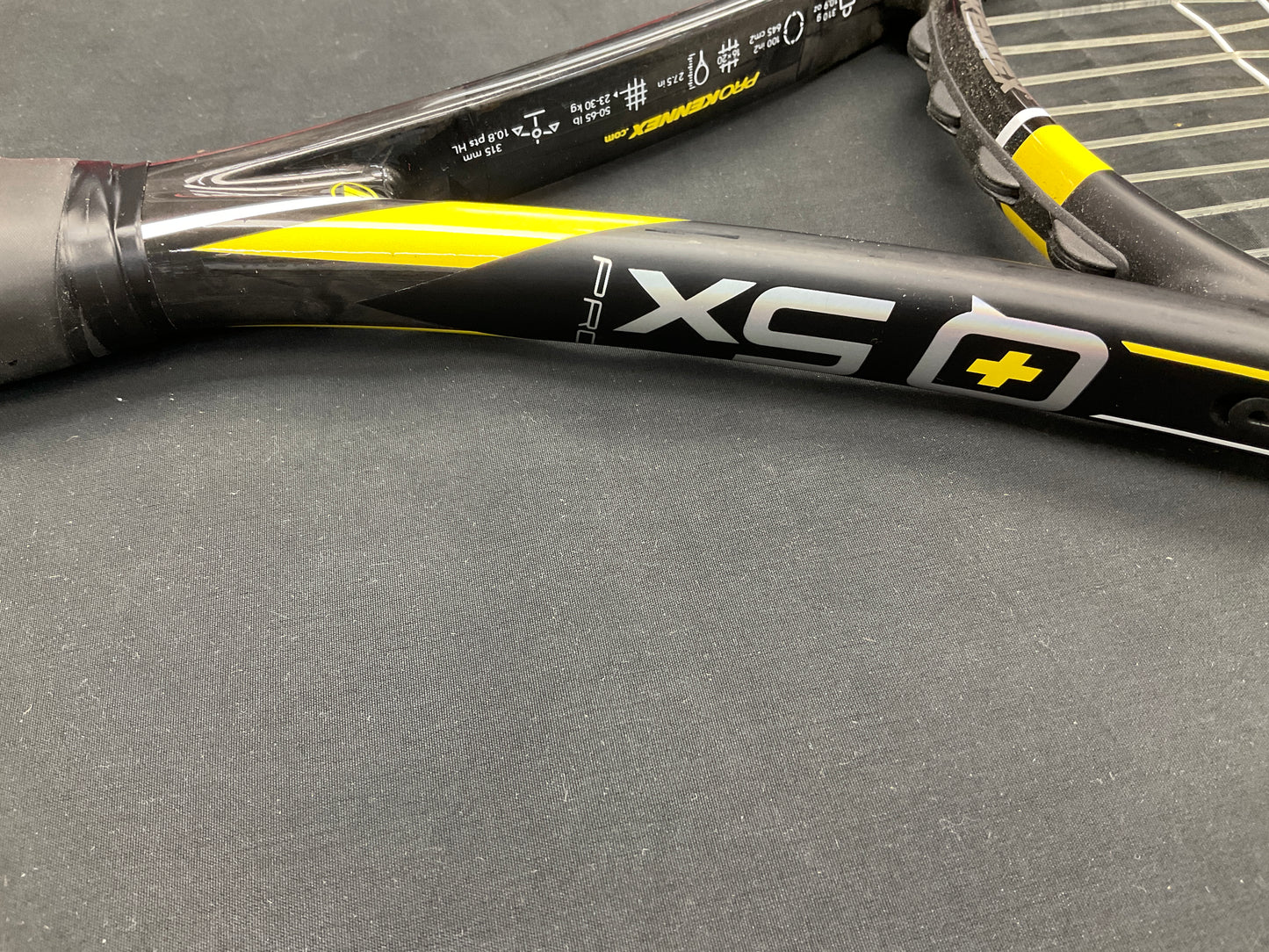 Pro Kennex Kinetic Q+5X Pro - 4 1/2 Grip Size