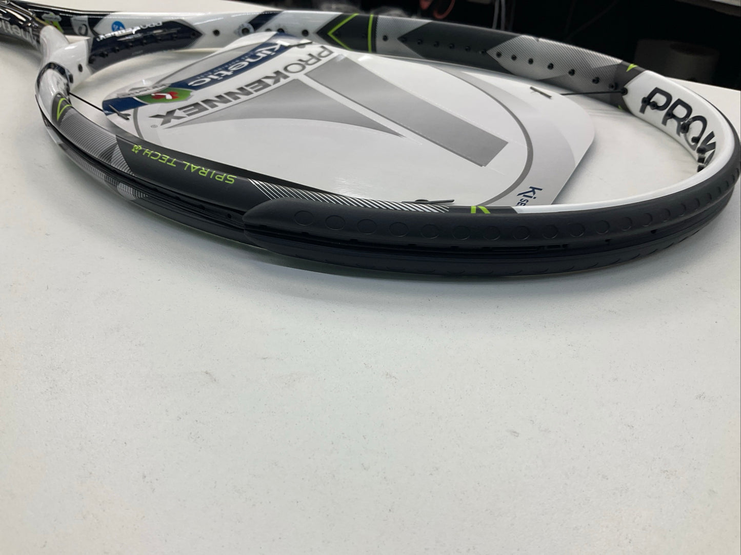 Pro Kennex Ki 10 305 Grip Size 4