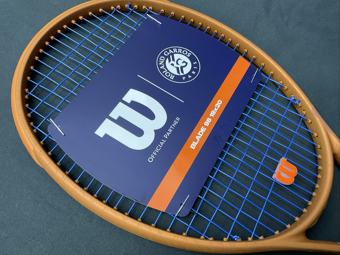 Wilson Blade 98 V8 Roland Garros Tennis Racquet 18x20, 4 3/8 grip, 305g,
