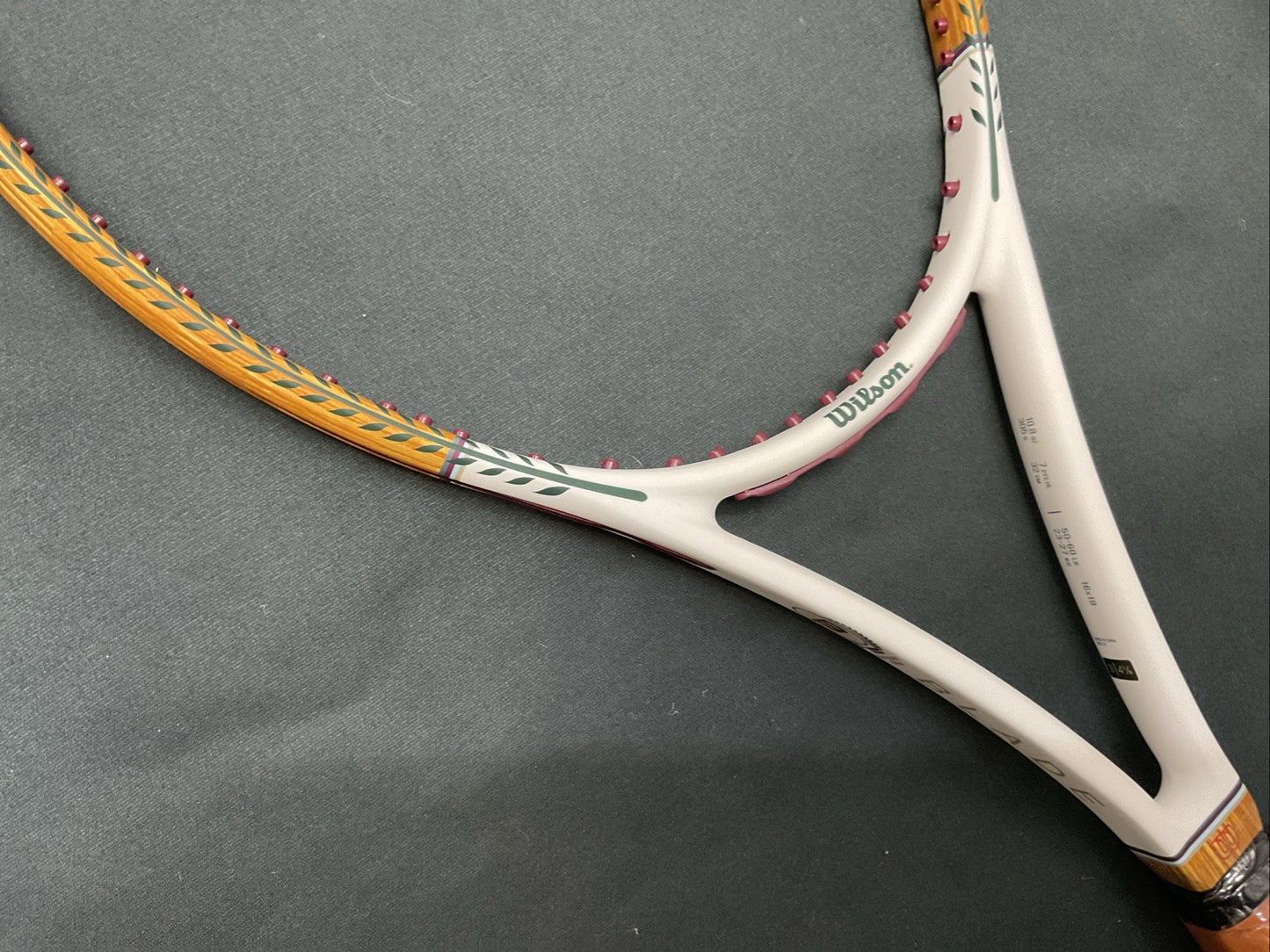 Wilson Blade 98 16/19 V8 KITH Edition 4 3/8