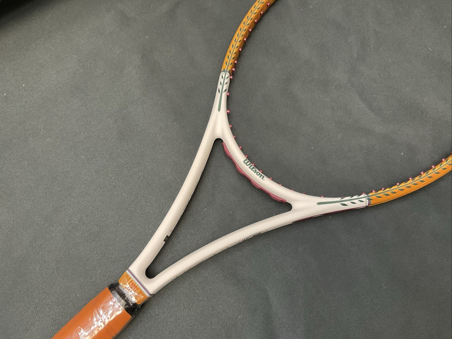 Wilson Blade 98 16/19 V8 KITH Edition 4 3/8