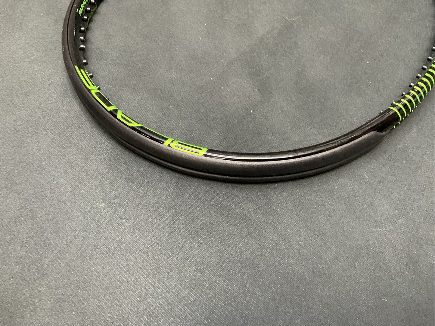 Wilson Blade V6 98  18/20 - Pro Stock Racket - Grip Size 4 1/2