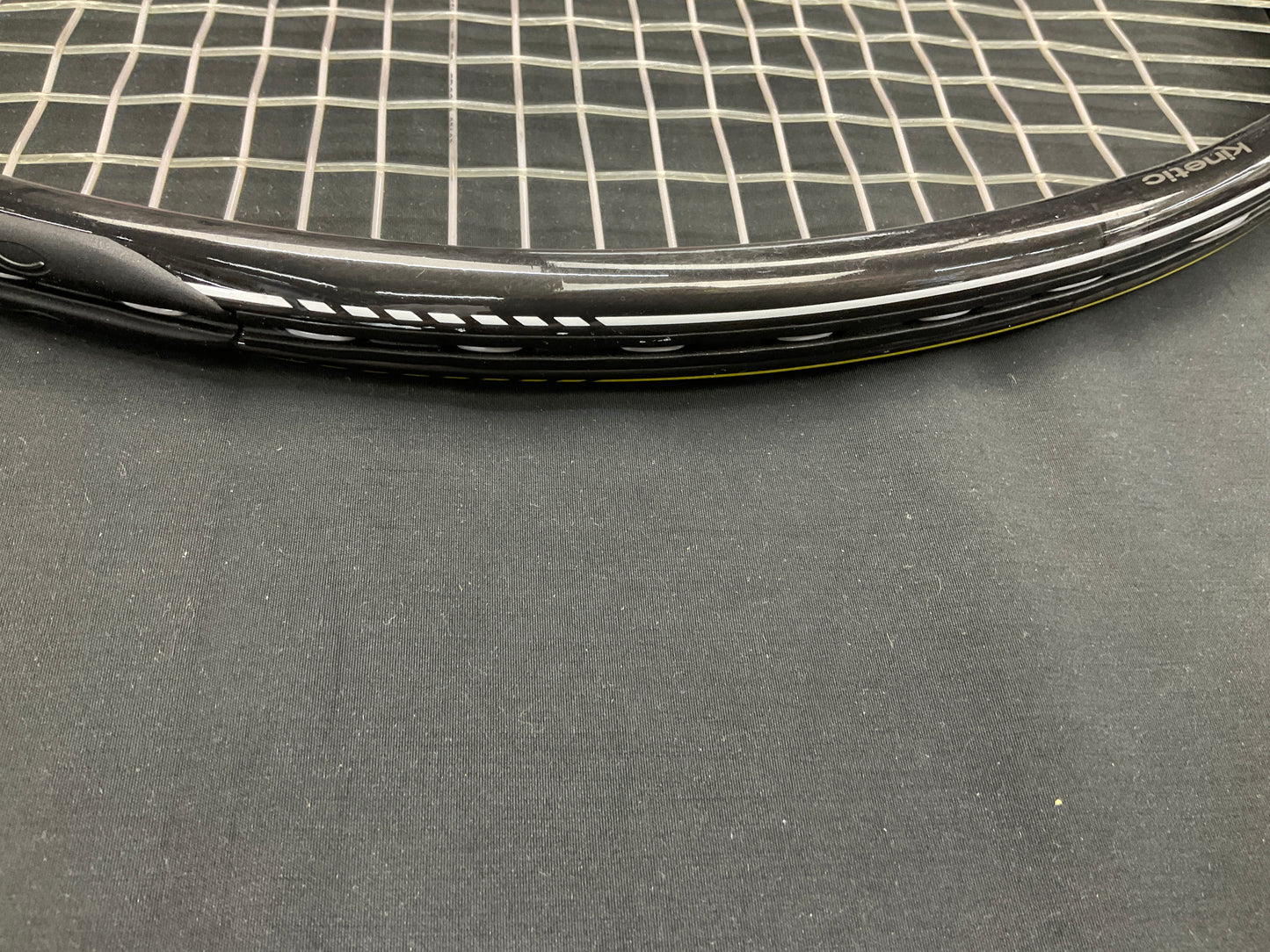 Pro Kennex Kinetic Q5X Pro - 4 1/4 Grip Size