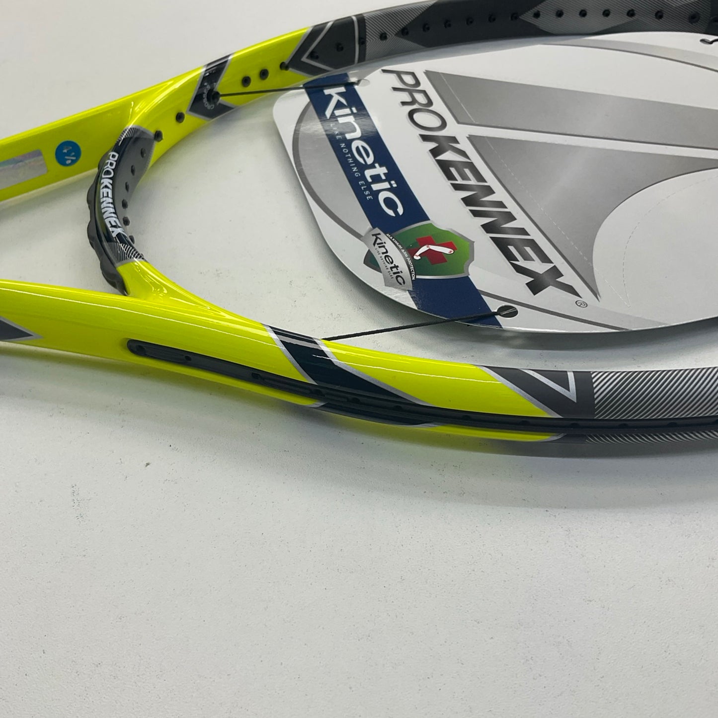 Pro Kennex Ki 5 320 Grip Size 4 1/8 Tennis Racket