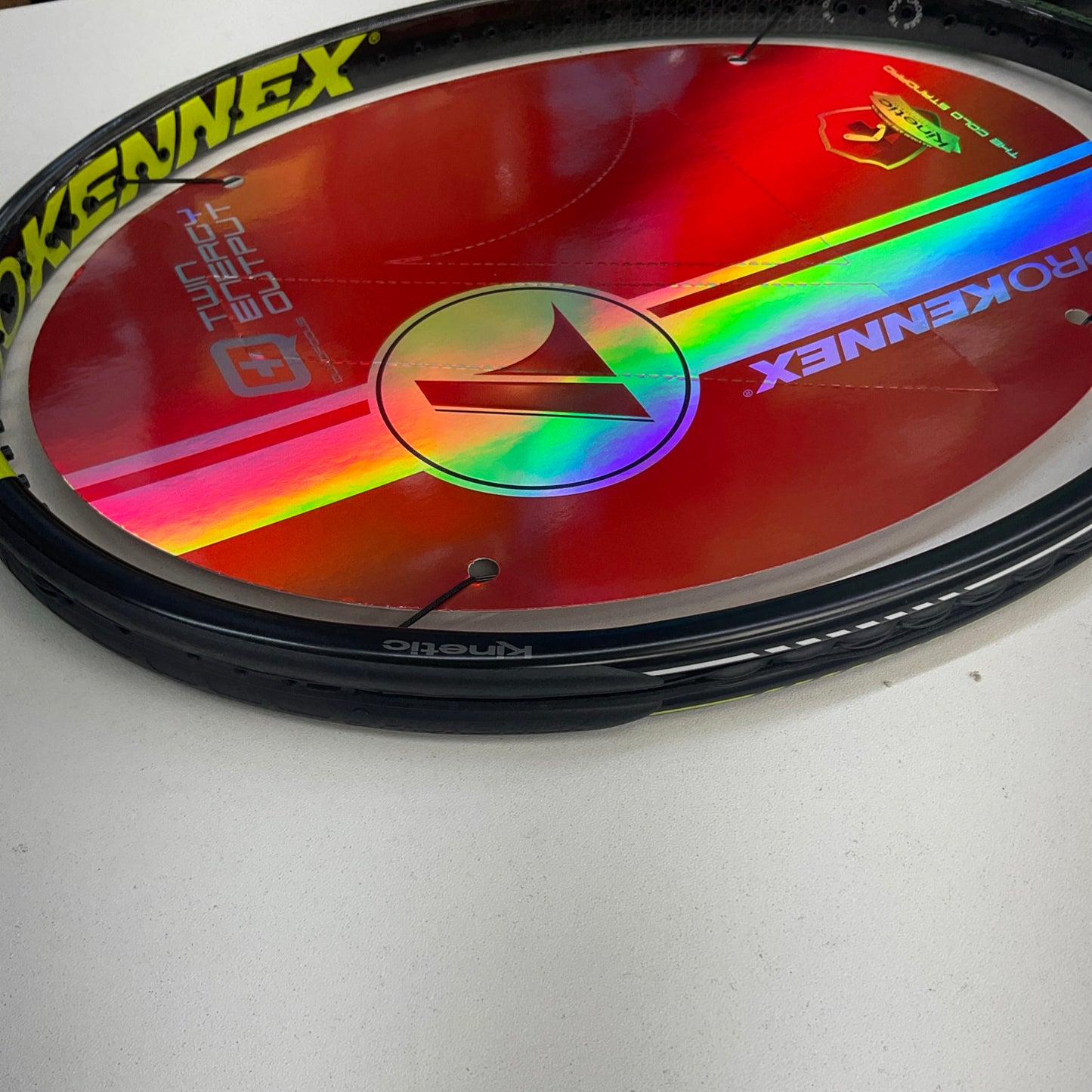 Pro Kennex Ki Q+ Tour Pro 325 18x20 Grip Size 4 1/4