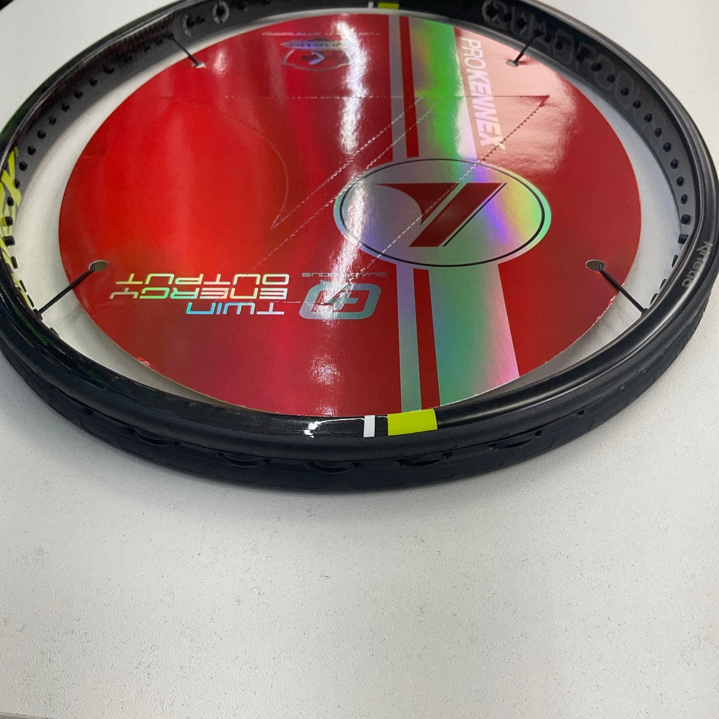Pro Kennex Ki Q+ Tour Pro 325 18x20 Grip Size 4 1/4