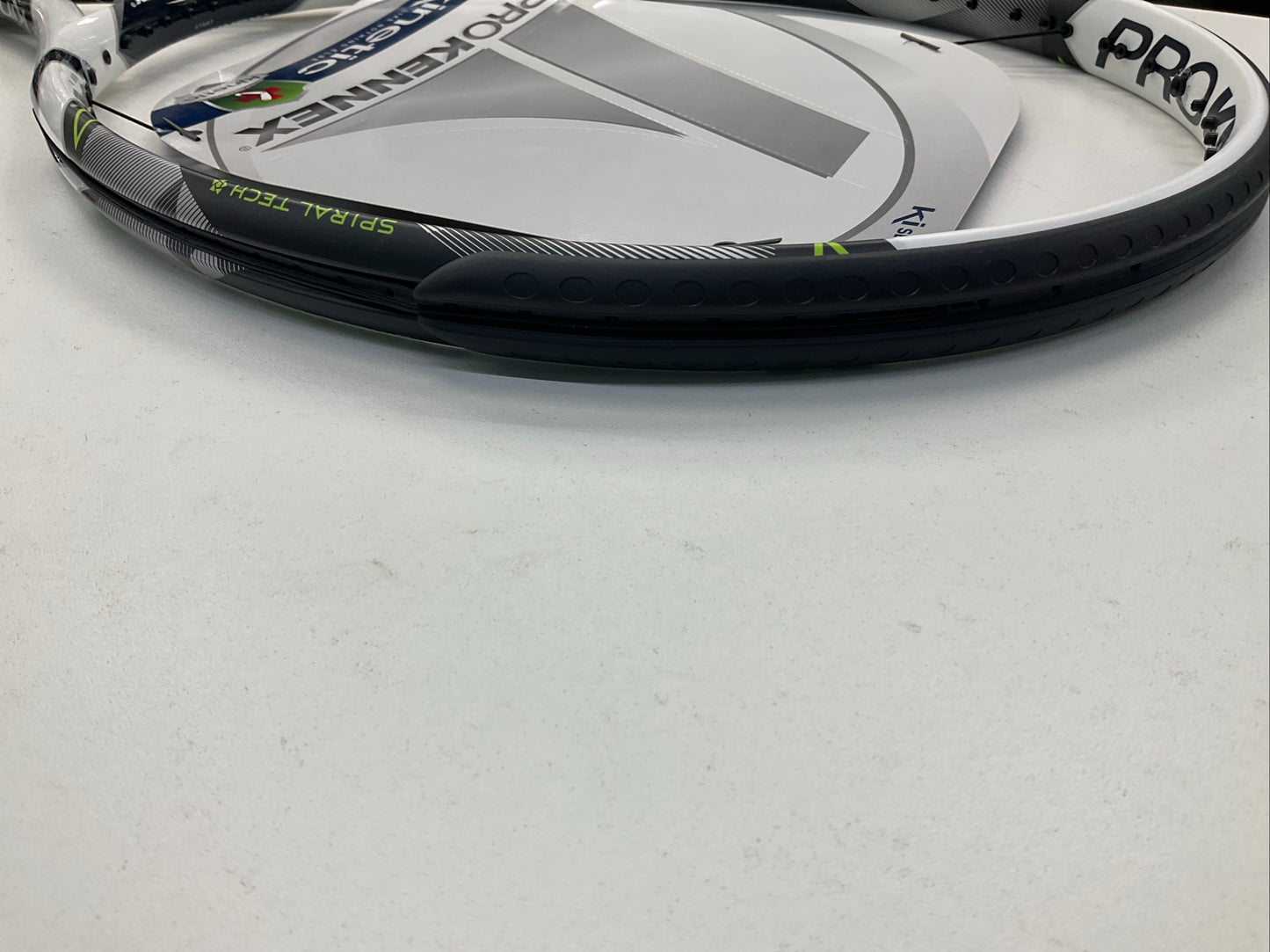 Pro Kennex Ki 10 305 Grip Size 4