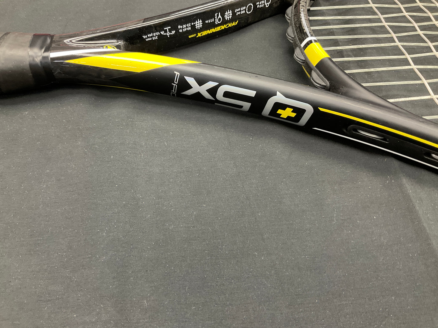 Pro Kennex Kinetic Q5X Pro - 4 1/4 Grip Size