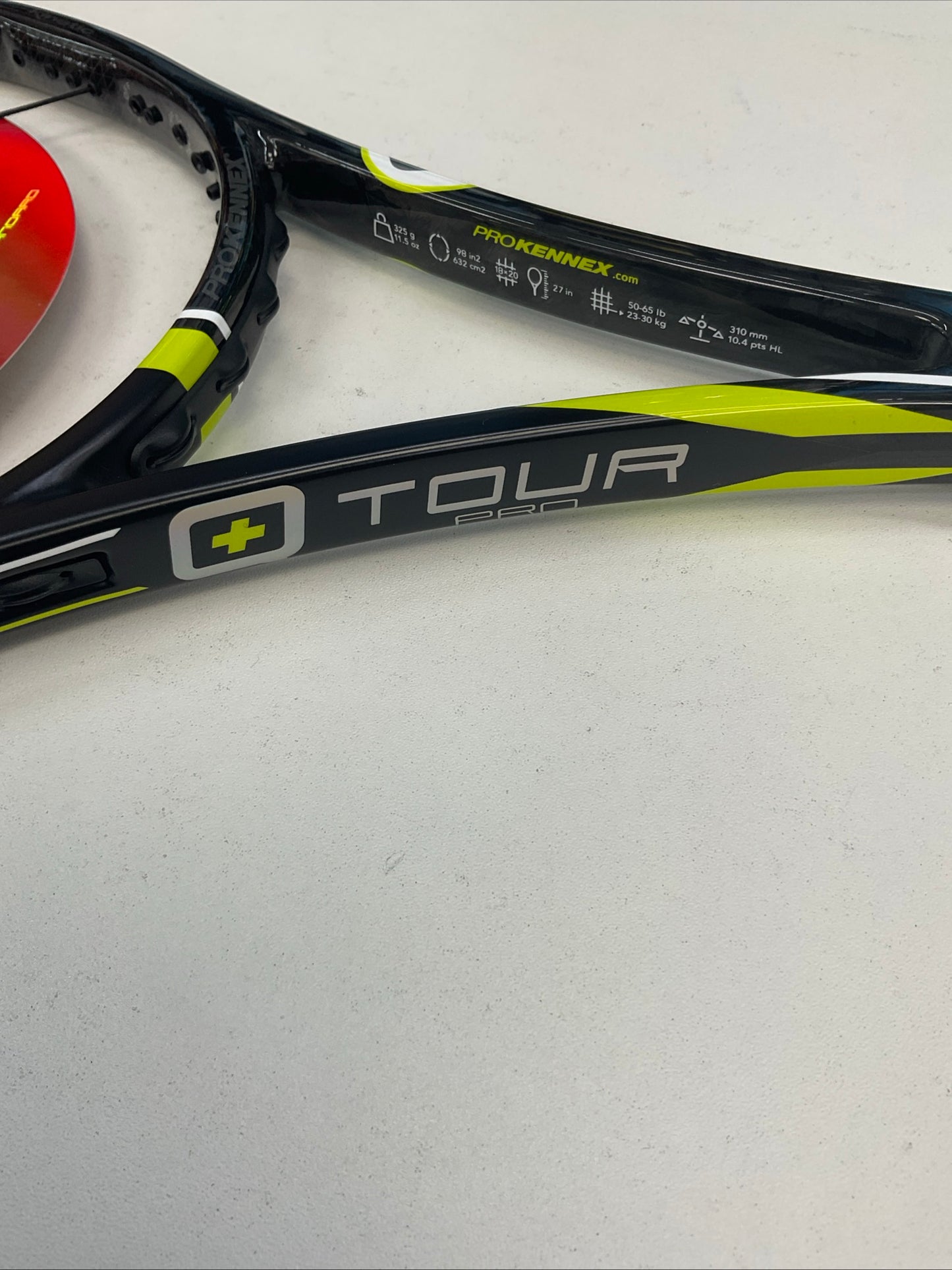 Pro Kennex Ki Q+ Tour Pro 325 18x20 Grip Size 4 1/4
