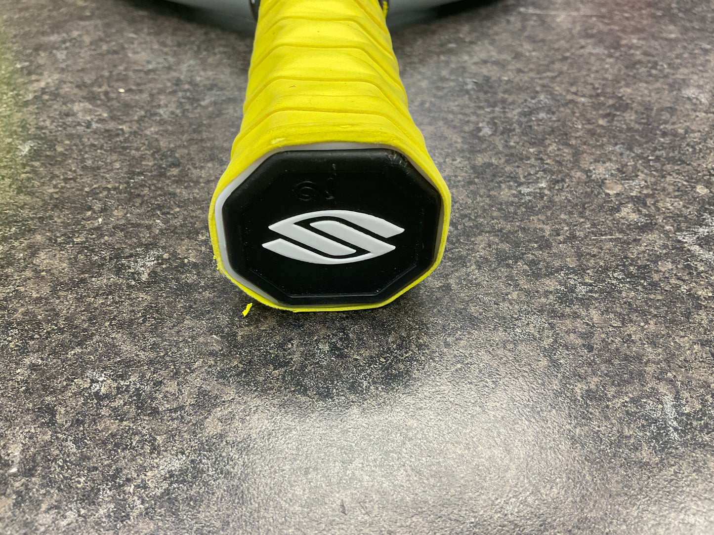 Used Selkirk Amped Pro Air Invikta Midweight Pickleball Paddle