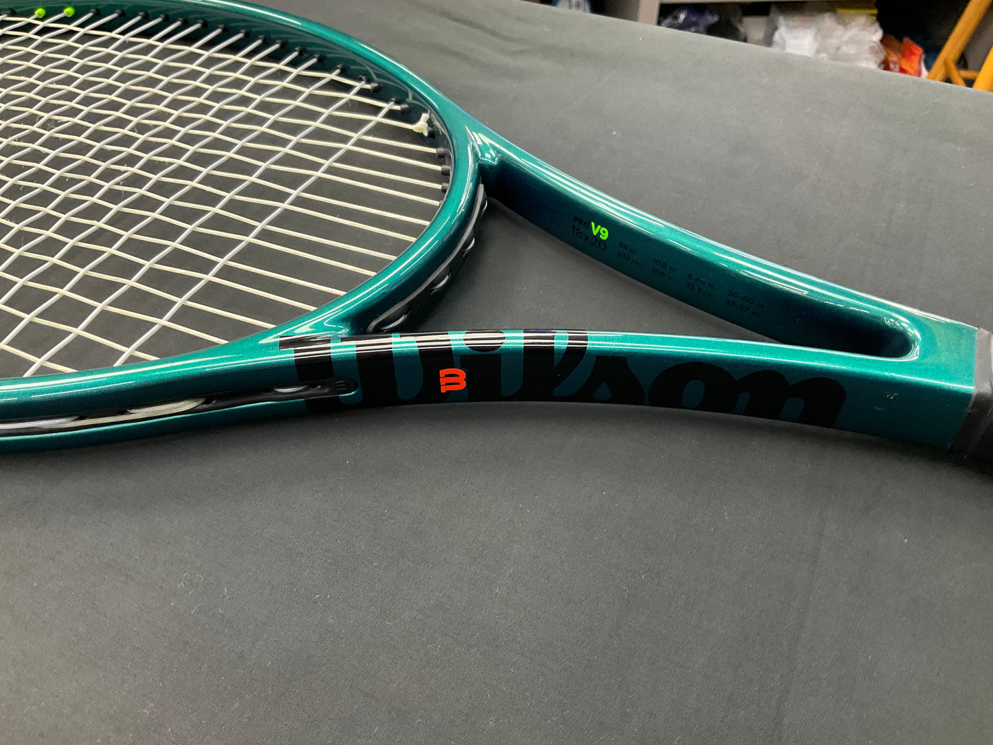 Wilson Blade 98 Pro v.9 (18x20) Used Tennis Racquet - #12043140