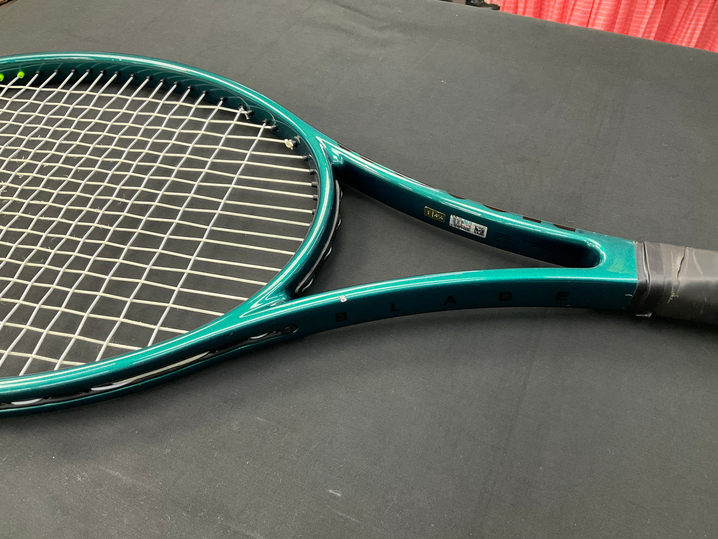 Wilson Blade 98 Pro v.9 (18x20) Used Tennis Racquet - #12043140