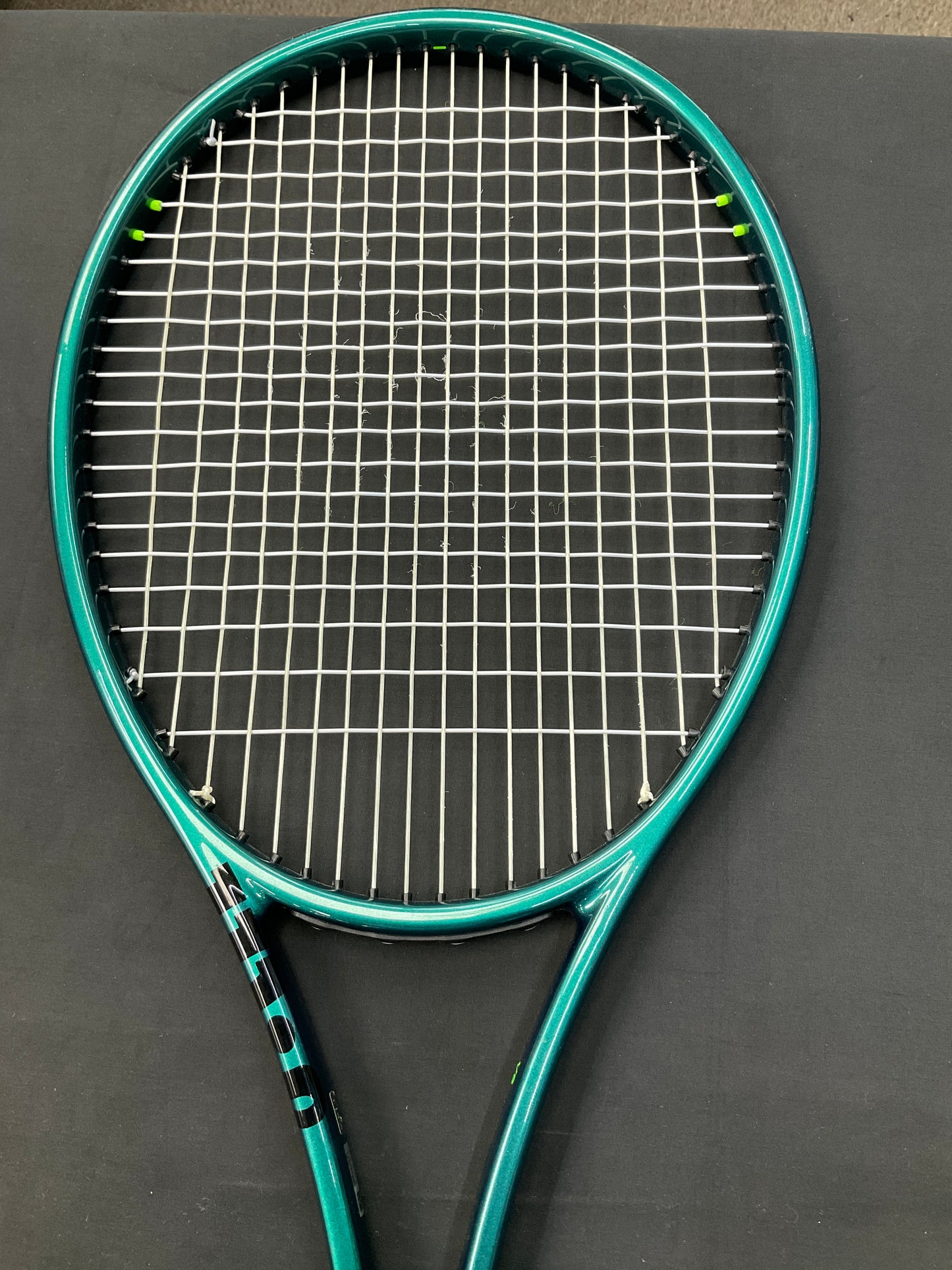 Wilson Blade 98 Pro v.9 (18x20) Used Tennis Racquet - #12043140