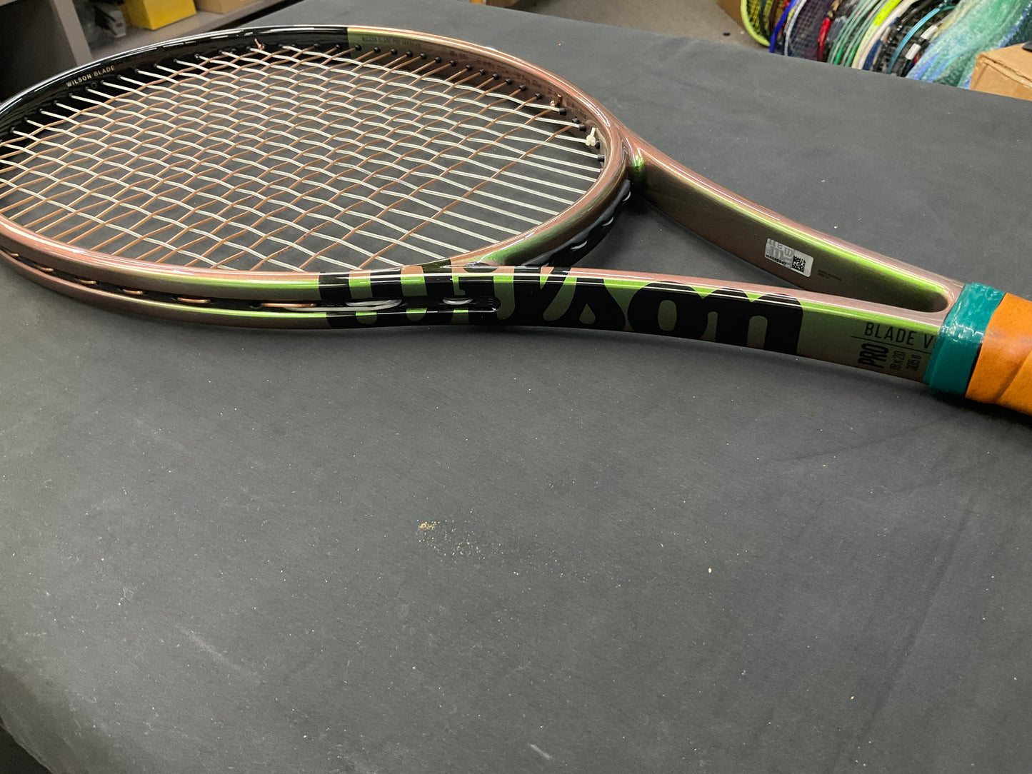 Wilson Blade 98 Pro v.8 (18x20) Used Tennis Racquet - #W4485997